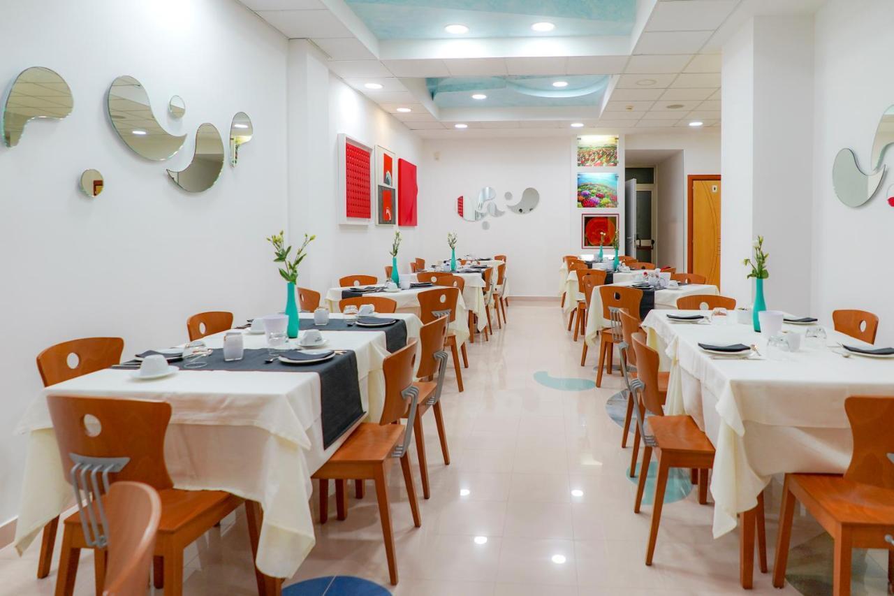 Piccadilly Rooms Restaurant And Beach サンタ・マリア・アル・バーニョ エクステリア 写真